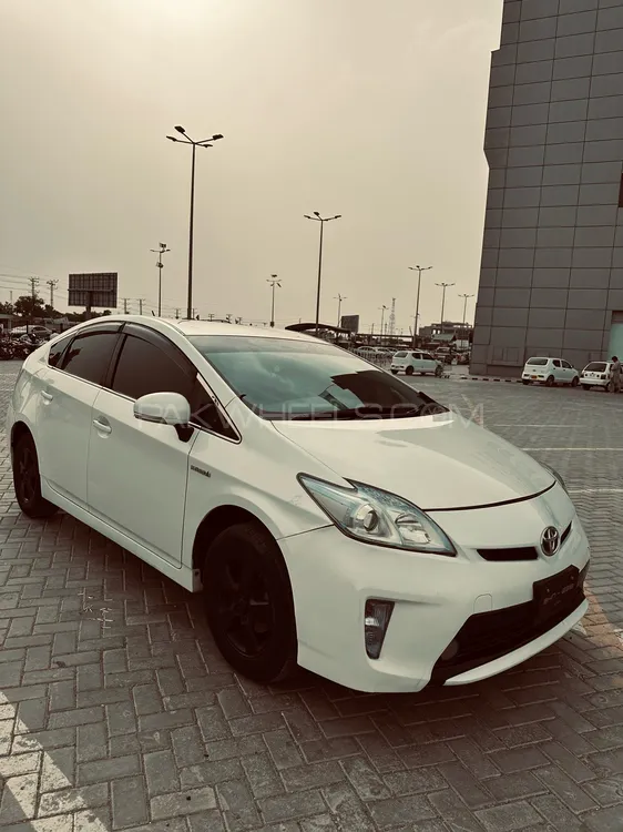 Toyota Prius 2013 for Sale in Quetta Image-1