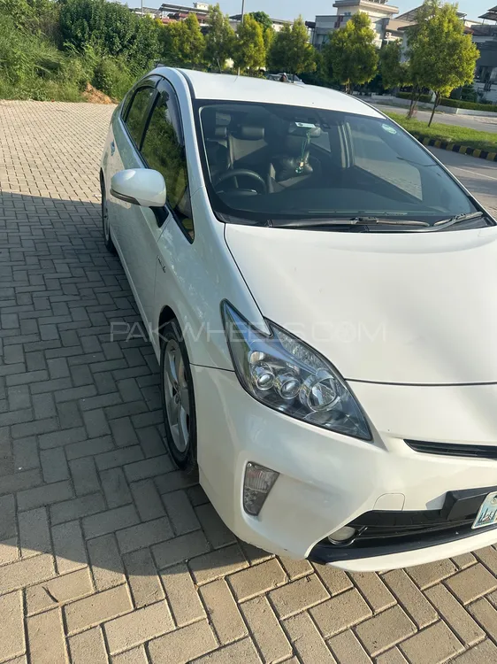 Toyota Prius 2013 for Sale in Islamabad Image-1