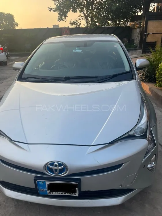 Toyota Prius 2017 for Sale in Faisalabad Image-1