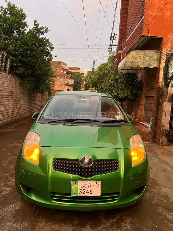 Toyota Vitz 2005 for Sale in Lahore Image-1