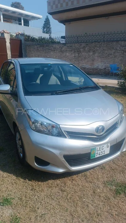 Toyota Vitz 2013 for Sale in Abbottabad Image-1