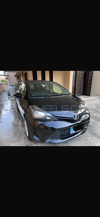 Toyota Vitz 2015 for Sale in Islamabad Image-1