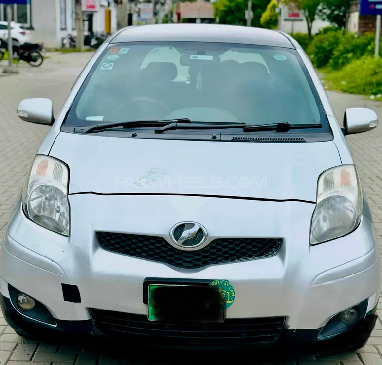 Toyota Vitz 2010 for Sale in Gujranwala Image-1