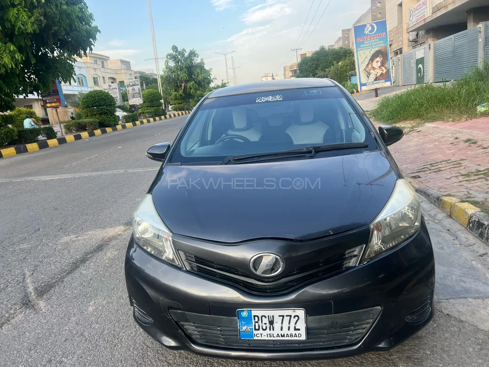 Toyota Vitz 2012 for Sale in Islamabad Image-1