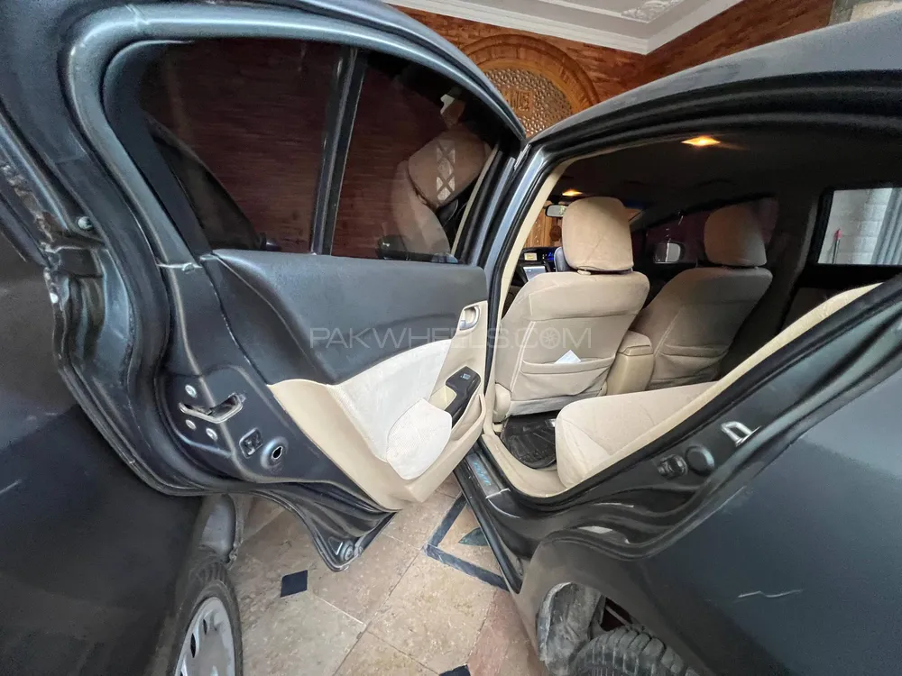 Honda Civic 2013 for Sale in Rawalpindi Honda Civic 2013 for Sale in Rawalpindi Image-6