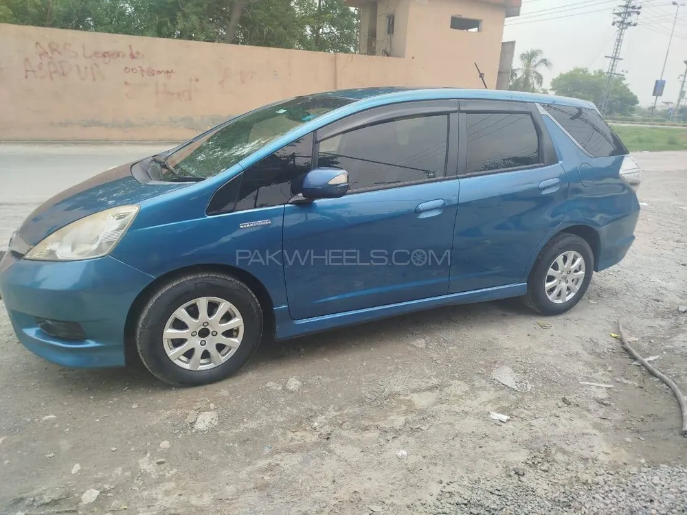 Honda Fit 2016 for Sale in Lahore Image-1