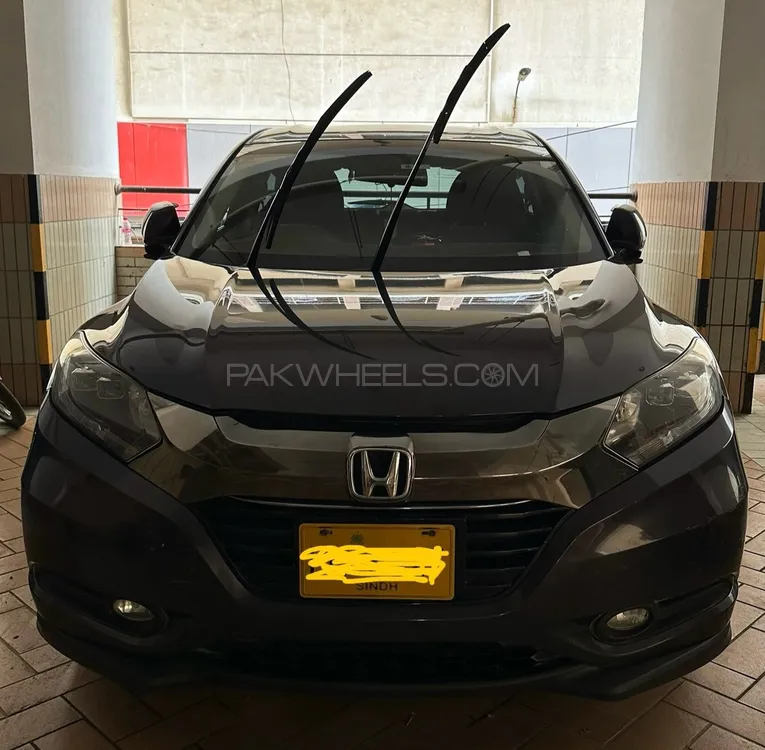 Honda Vezel 2015 for Sale in Karachi Image-1