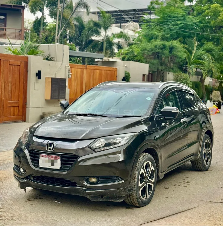 Honda Vezel 2015 for Sale in Karachi Image-1