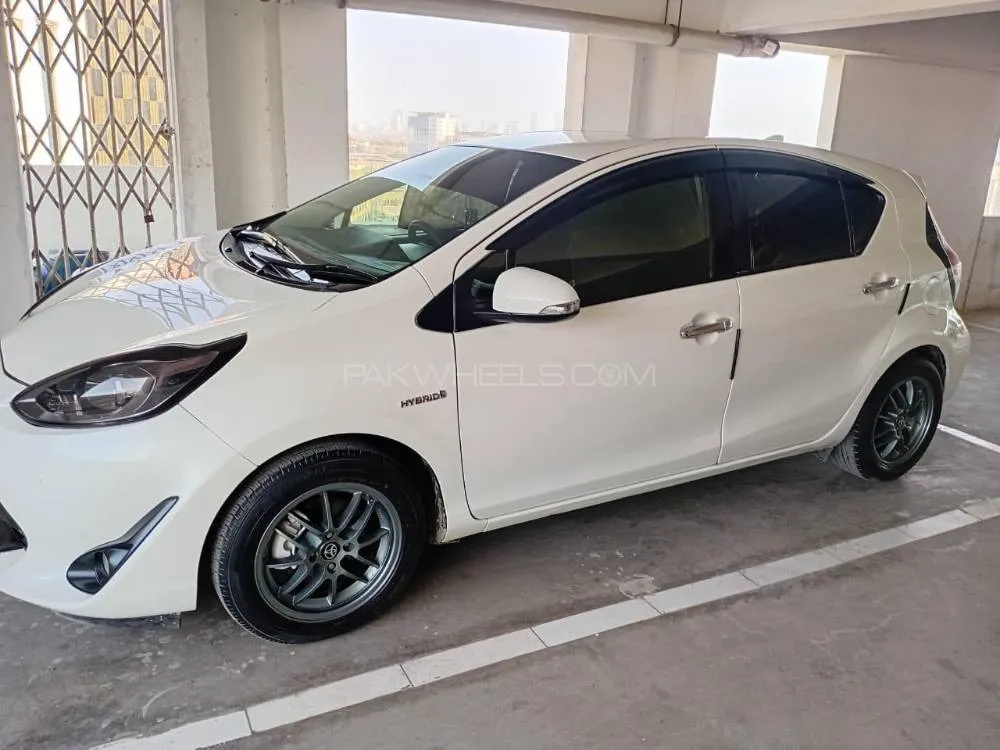Toyota Aqua 2017 for Sale in Karachi Image-1