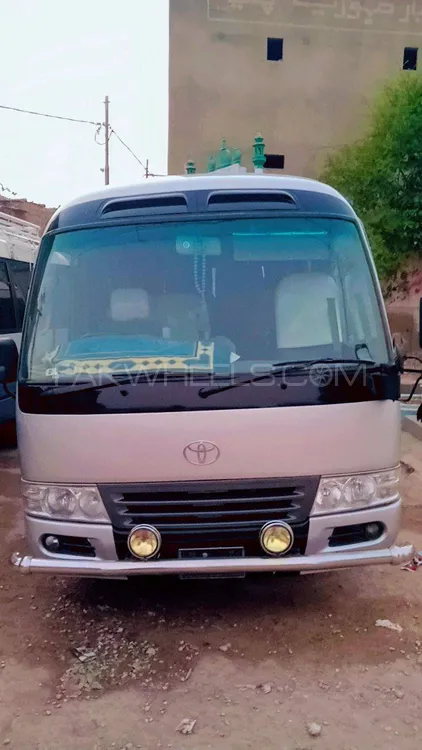 Toyota Coaster 2016 for Sale in Karachi Image-1