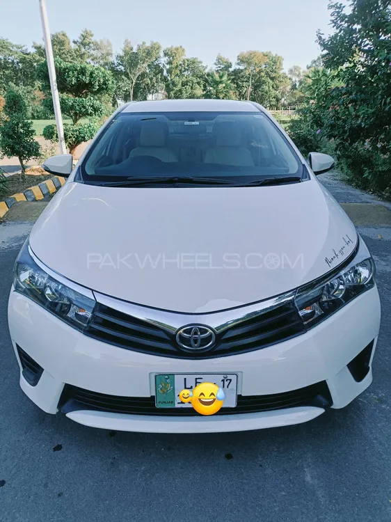 Toyota Corolla 2017 for Sale in Sambrial Image-1