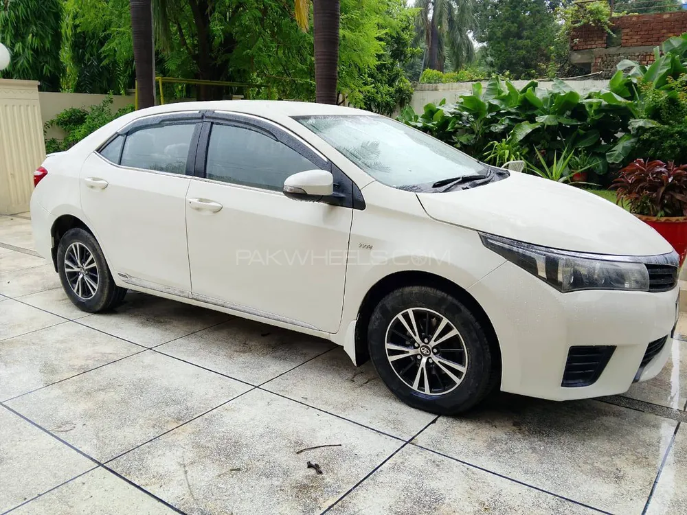 Toyota Corolla 2015 for Sale in Lahore Image-1