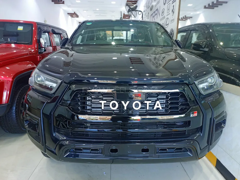 Toyota Hilux 2025 for Sale in Lahore Image-1