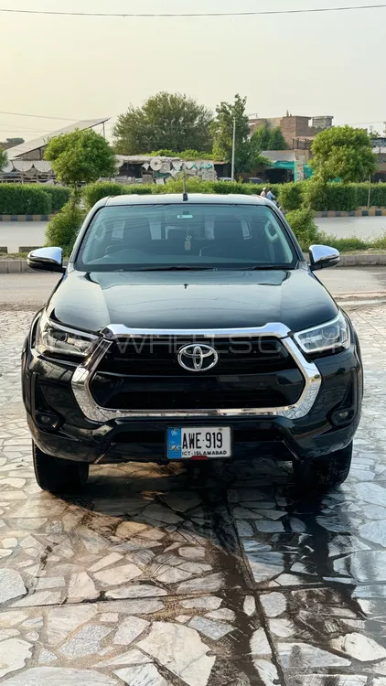 Toyota Hilux 2021 for Sale in Peshawar Image-1