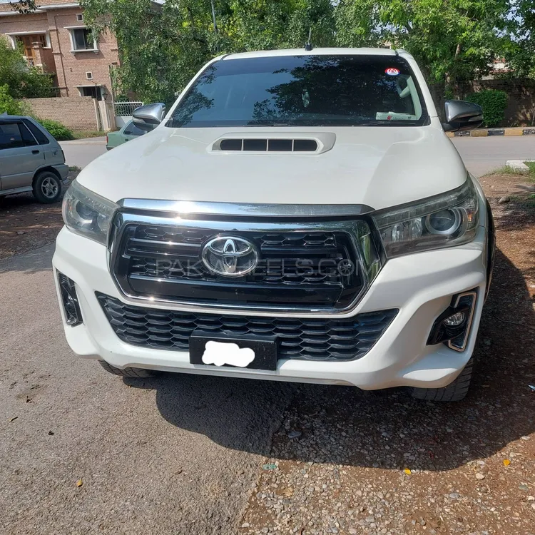 Toyota Hilux 2017 for Sale in Islamabad Image-1