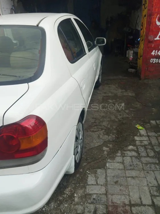 Toyota Platz 2006 for Sale in Lahore Image-1