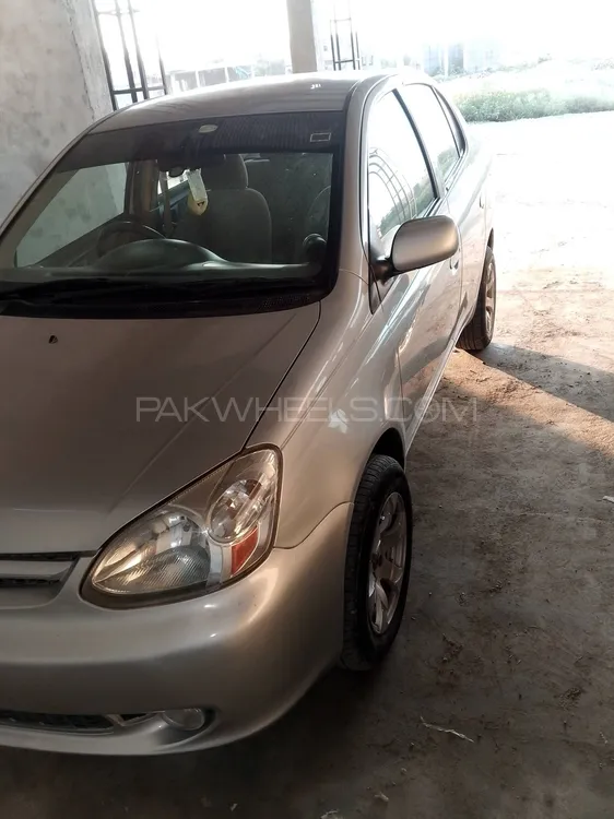 Toyota Platz 2004 for Sale in Charsadda Image-1