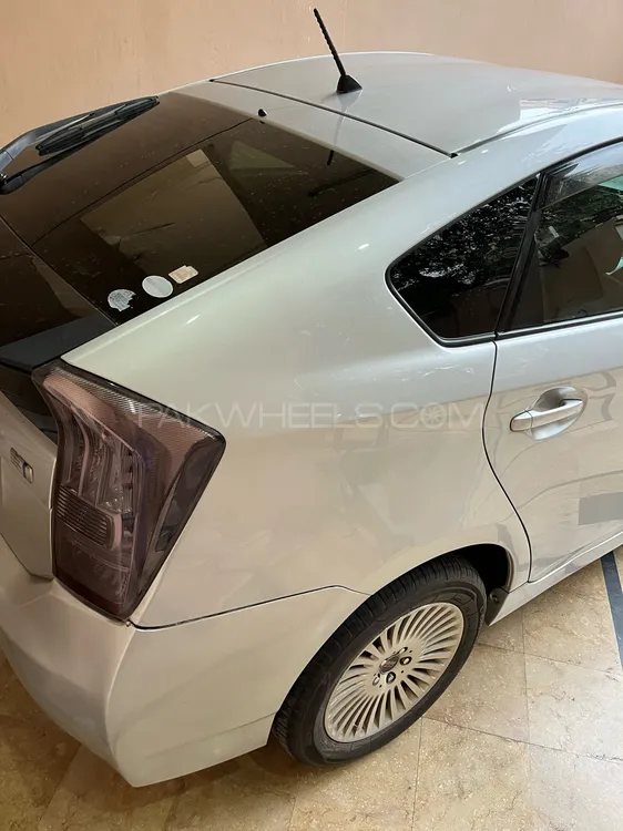 Toyota Prius 2011 for Sale in Gujranwala Image-1