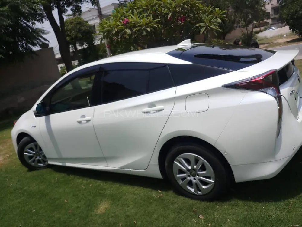 ٹویوٹا پریوس 2018 for Sale in بھکر Image-1