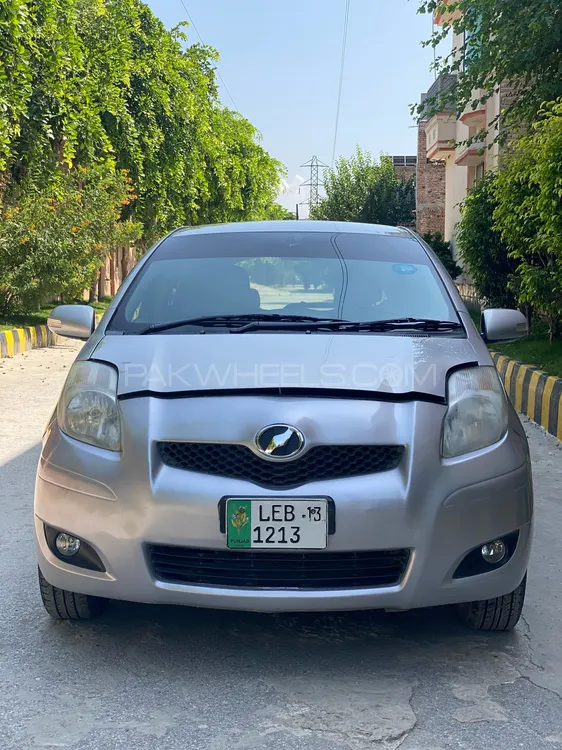 Toyota Vitz 2010 for Sale in Peshawar Image-1