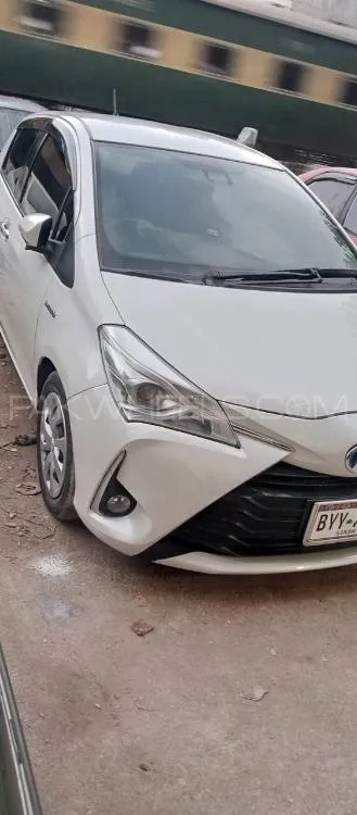 Toyota Vitz 2017 for Sale in Karachi Image-1