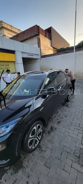 Honda Vezel 2016 for Sale in Gujranwala Image-1