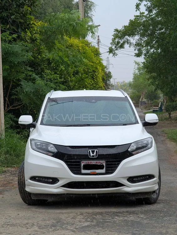 Honda Vezel 2017 for Sale in Bahawalpur Image-1