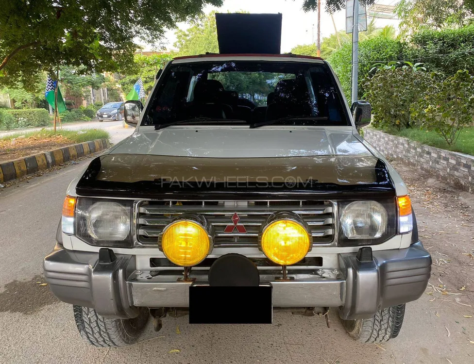 Mitsubishi Pajero 1992 for Sale in Karachi Image-1