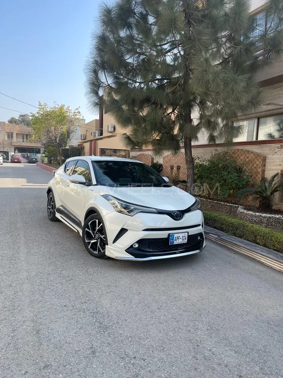 Toyota C-HR 2019 for Sale in Islamabad Image-1