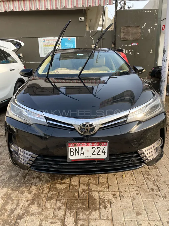 Toyota Corolla 2018 for Sale in Karachi Image-1