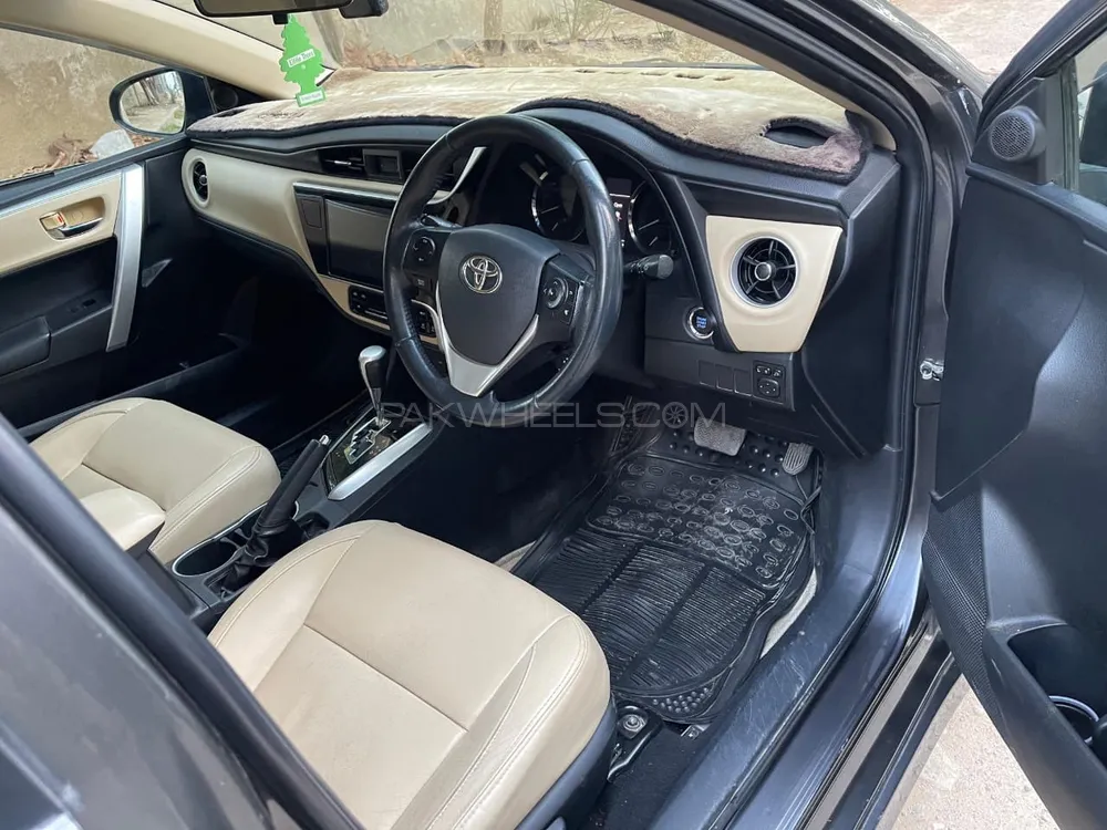 Toyota Corolla 2018 for Sale in Karachi Image-1