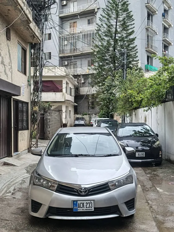 Toyota Corolla 2017 for Sale in Islamabad Image-1
