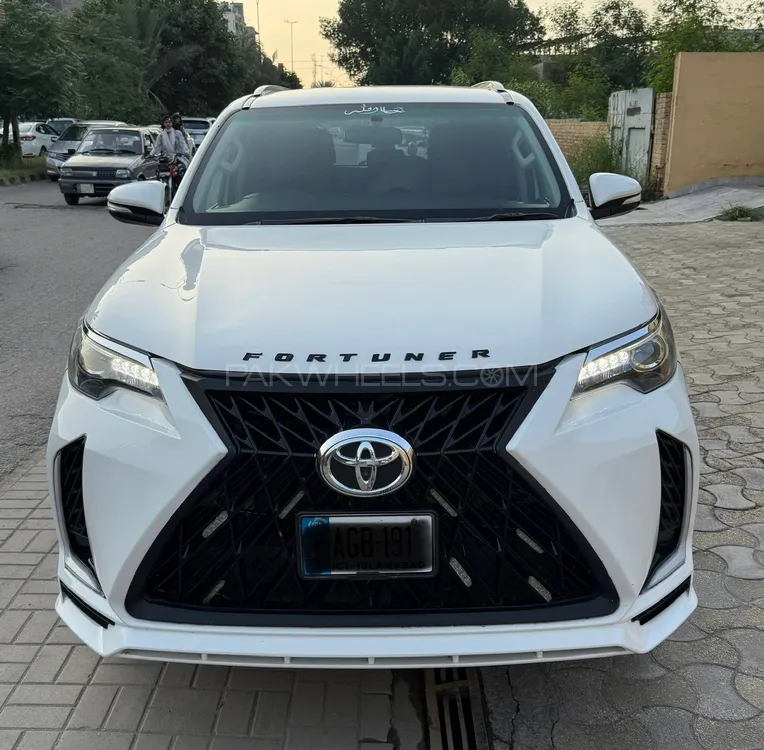 Toyota Fortuner 2017 for Sale in Faisalabad Image-1