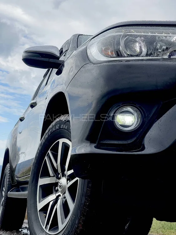 Toyota Hilux 2021 for Sale in Islamabad Image-1
