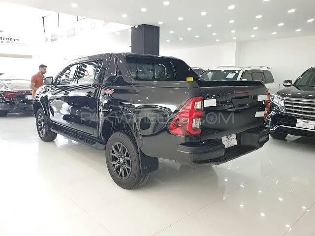 Toyota Hilux 2025 for Sale in Karachi Image-1