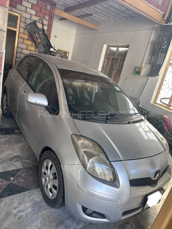 Toyota Vitz 2010 for Sale in Peshawar Image-1