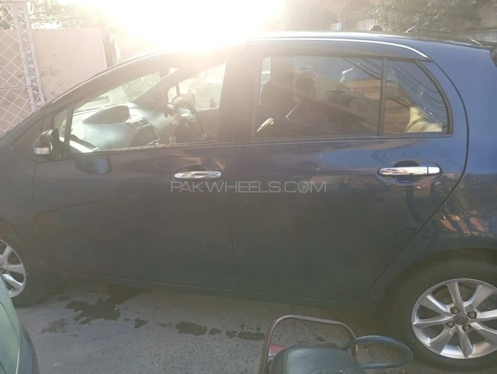 Toyota Vitz 2012 for Sale in Lahore Image-1