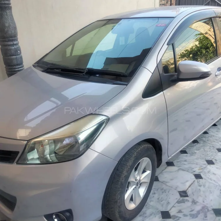 Toyota Vitz 2014 for Sale in Mansehra Image-1