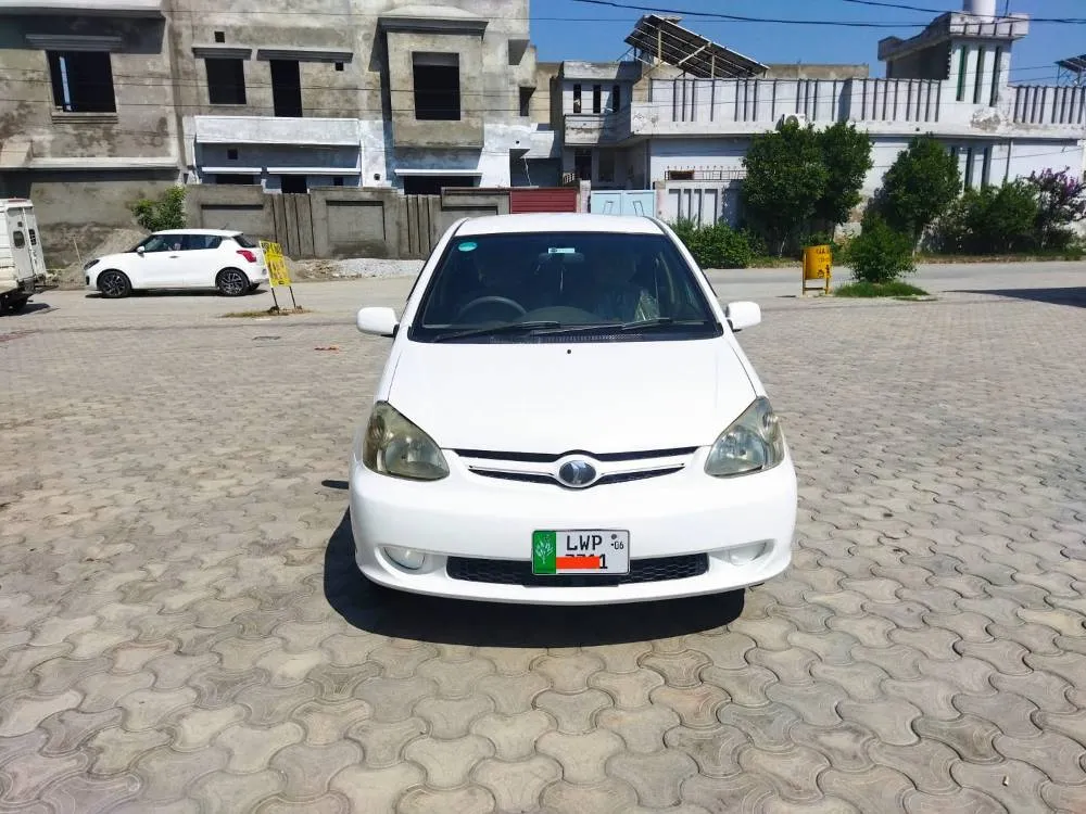 Toyota Vitz 2003 for Sale in Mardan Image-1