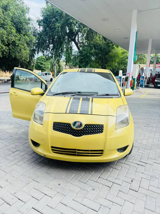 Toyota Vitz 2007 for Sale in Lahore Image-1