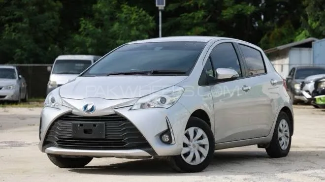 Toyota Vitz 2017 for Sale in Karachi Image-1