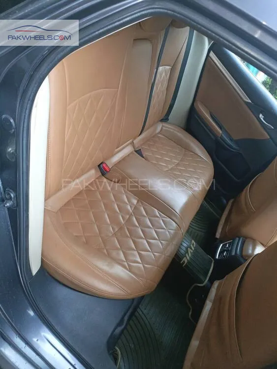 Honda Civic 2018 for Sale in Faisalabad Honda Civic 2018 for Sale in Faisalabad Image-11