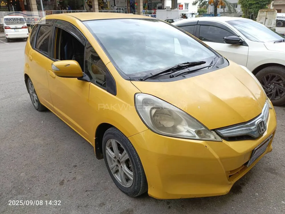 Honda Fit 2011 for Sale in Islamabad Honda Fit 2011 for Sale in Islamabad Image-2