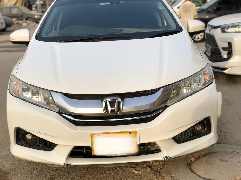 Honda Grace Hybrid 2014 for Sale in Karachi Image-1