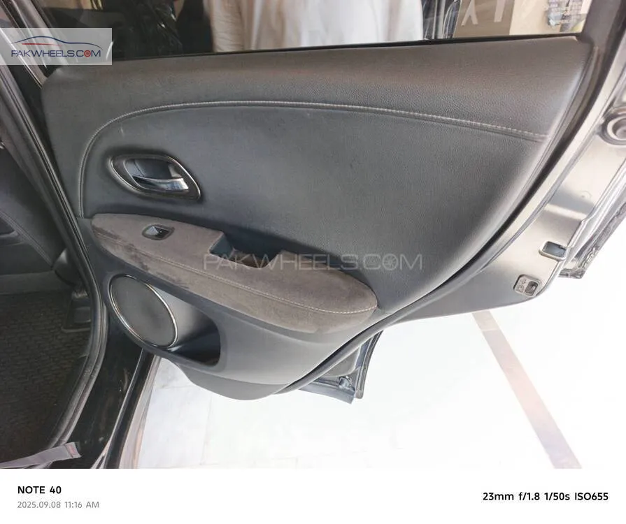 Honda Vezel 2016 for Sale in Peshawar Honda Vezel 2016 for Sale in Peshawar Image-14