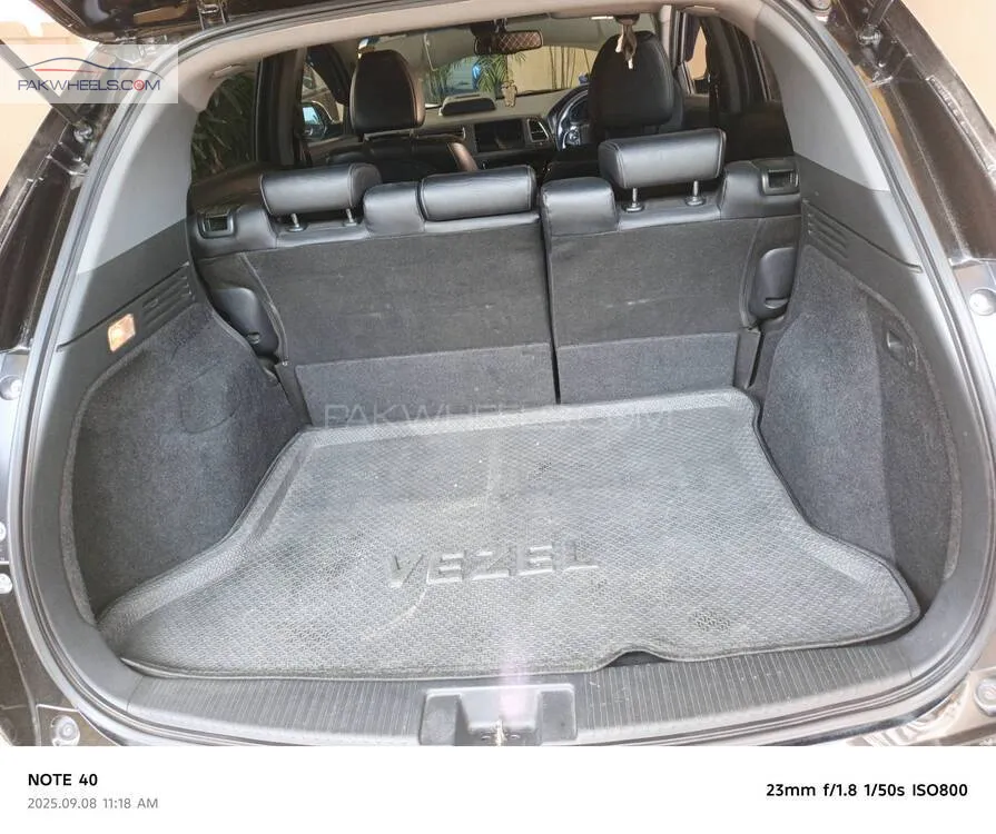 Honda Vezel 2016 for Sale in Peshawar Honda Vezel 2016 for Sale in Peshawar Image-7