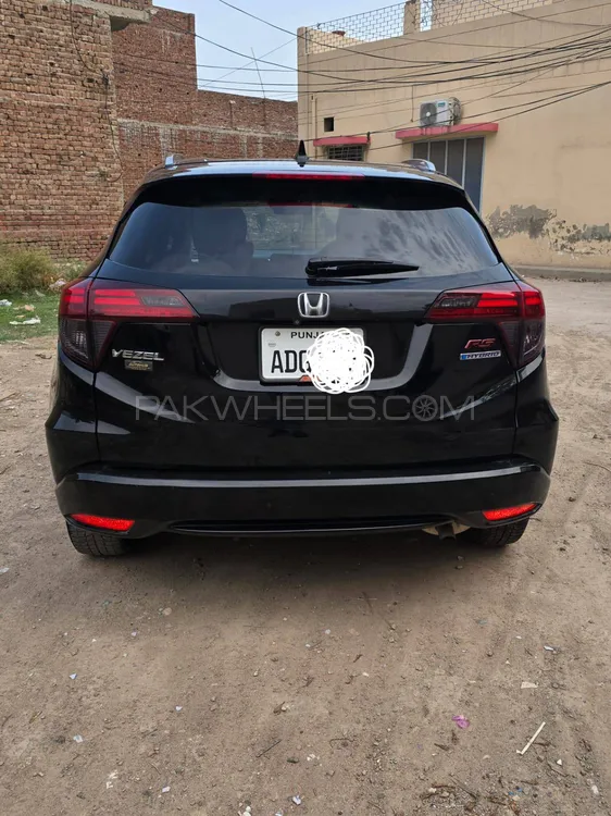 Honda Vezel 2015 for Sale in Faisalabad Image-1