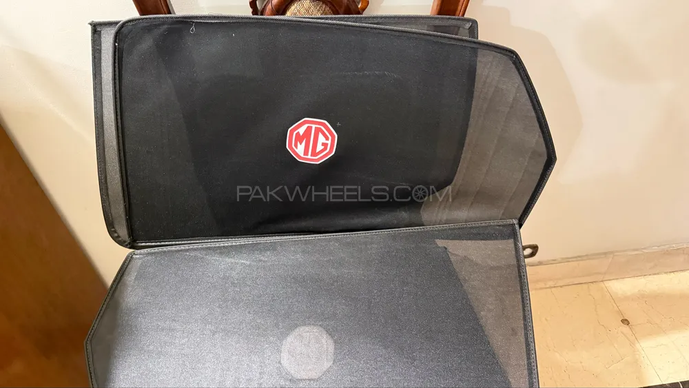 MG Logo Colour Original Window Shades / Blinds Image-1