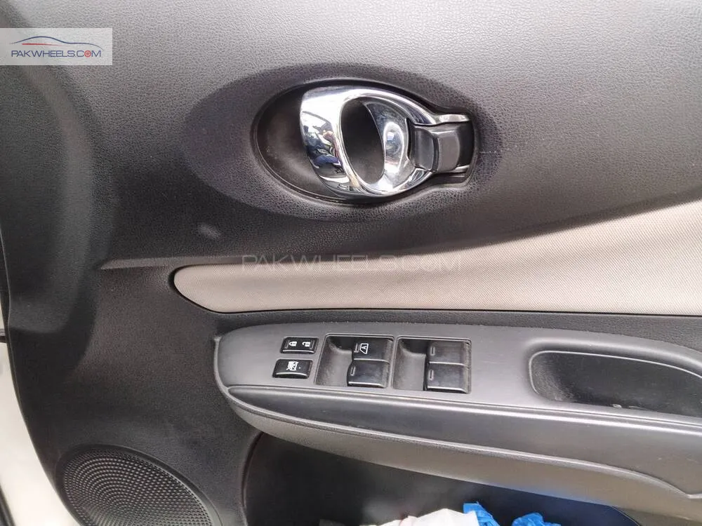Nissan Note 2017 for Sale in Islamabad Nissan Note 2017 for Sale in Islamabad Image-12
