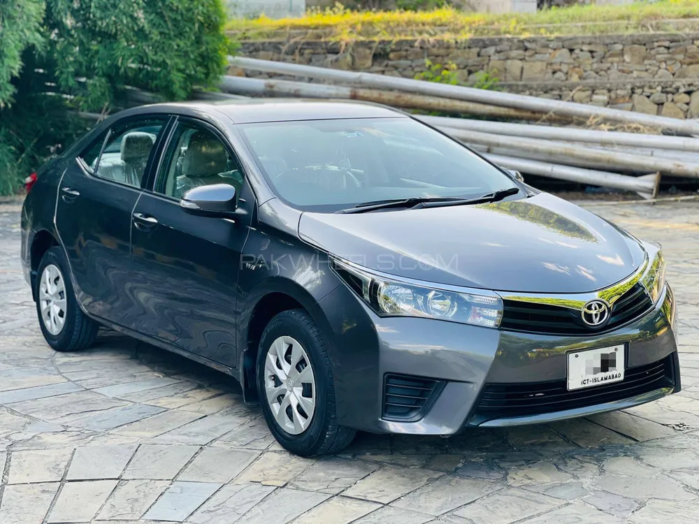 Toyota Corolla 2017 for Sale in Islamabad Image-1